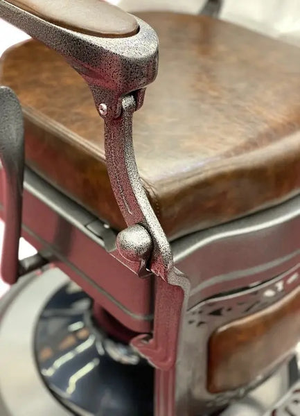 Neuer Lyon Barber Sessel